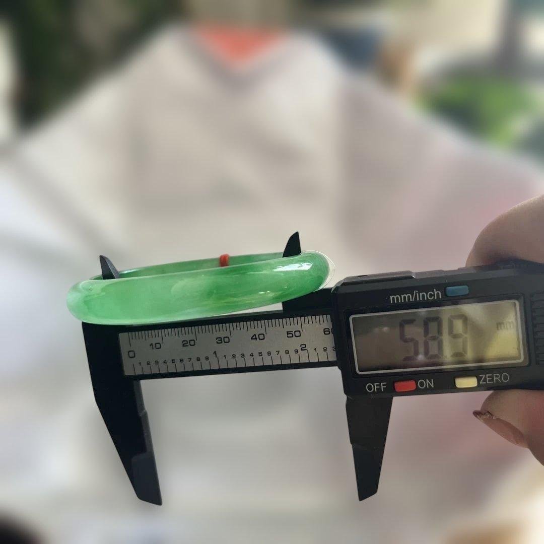 緑翡翠飘花バングル