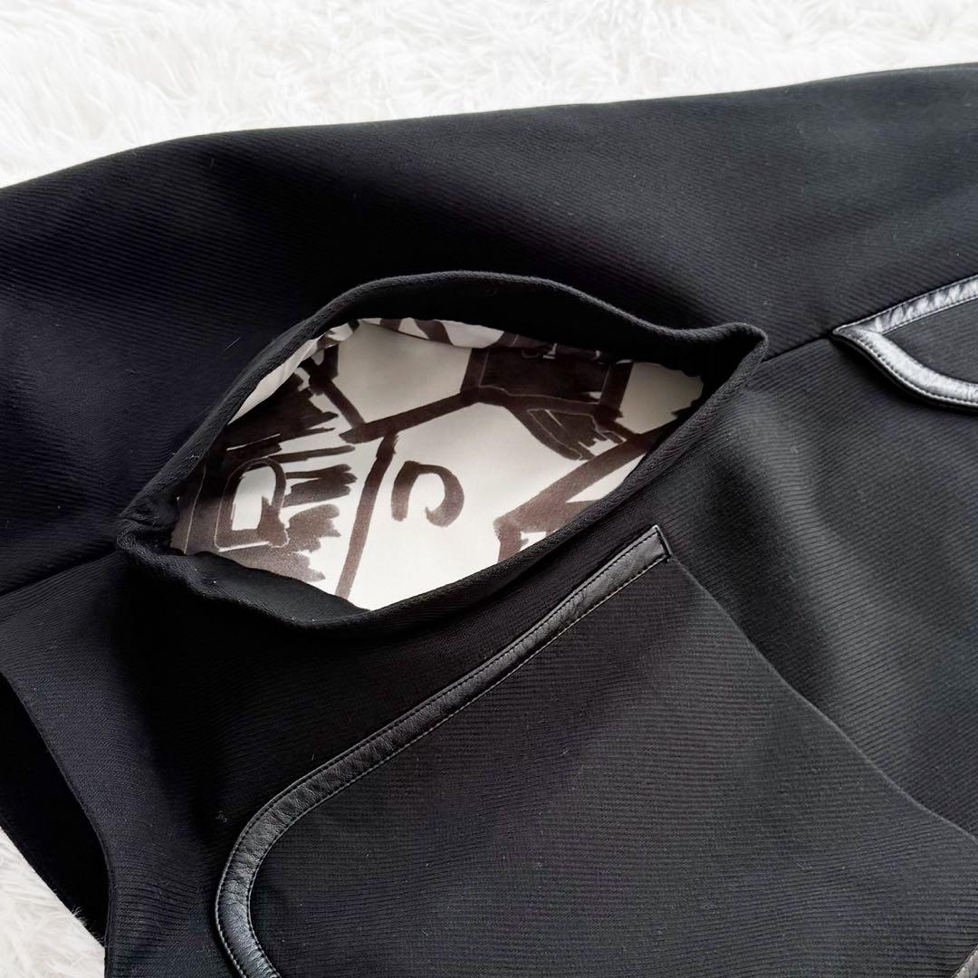 美品 ツモリチサト ポンチョ ケープコート 柄裏地 レザーパイピング ブラック