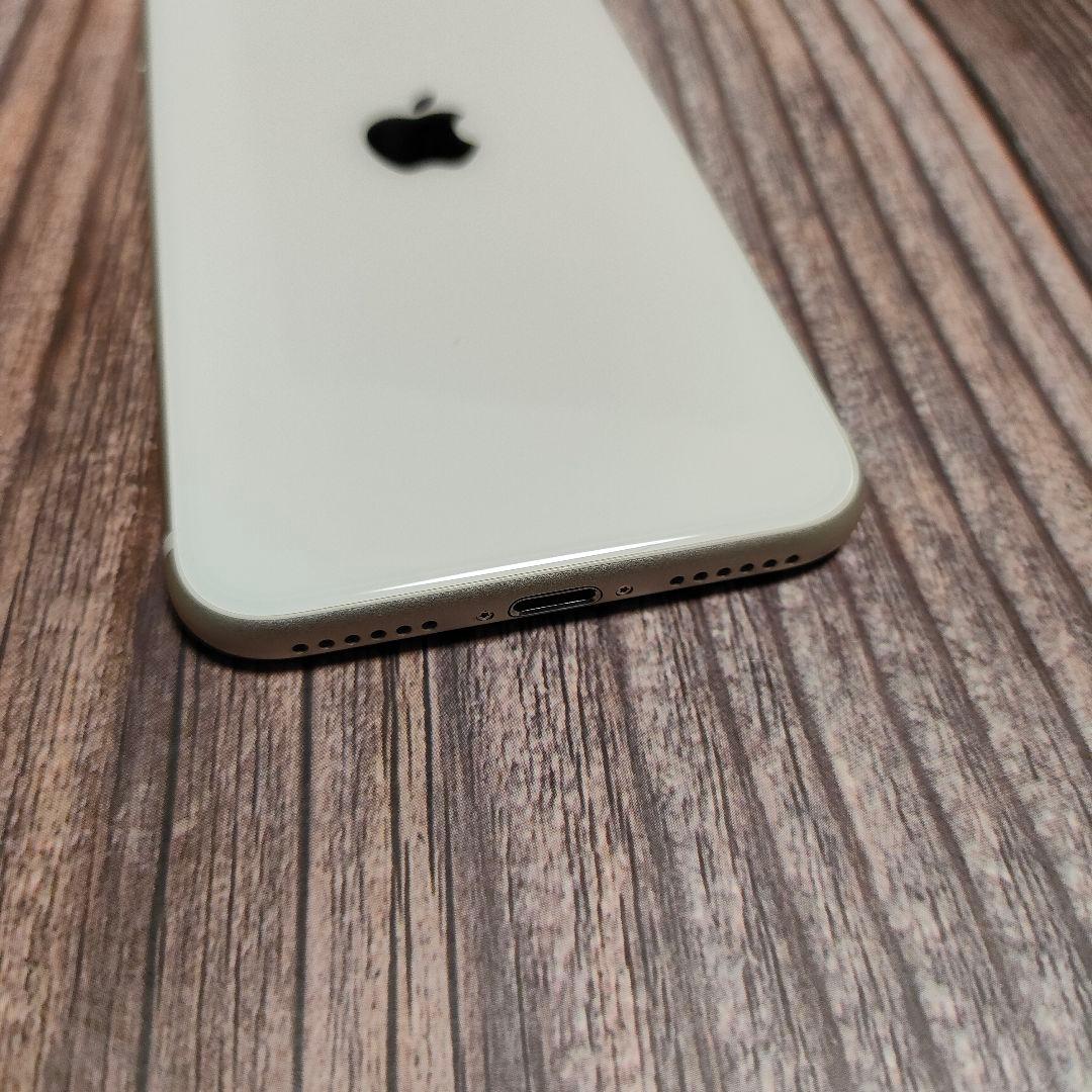 iPhone SE 第3世代 SIMフリー 64GB 美品 ガラスフィルム付き