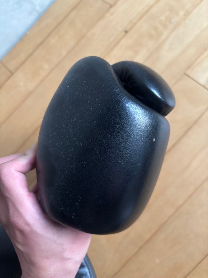 Winning ボクシンググローブ 黒 8oz