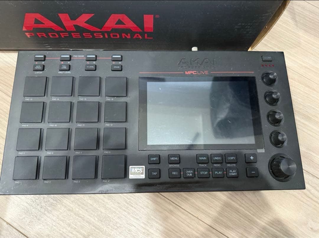 【AKAI MPC LIVE 本体】 付属品 箱付き 美品