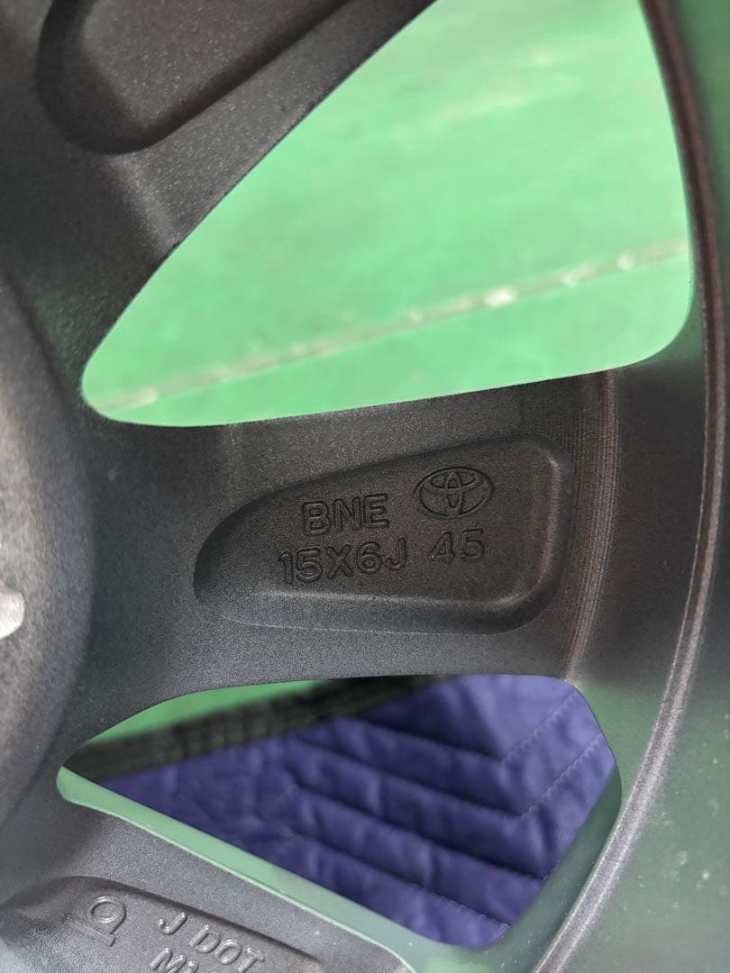 新型アクア新車外しタイヤホイール4本セット❗️純正ナット付き❗️