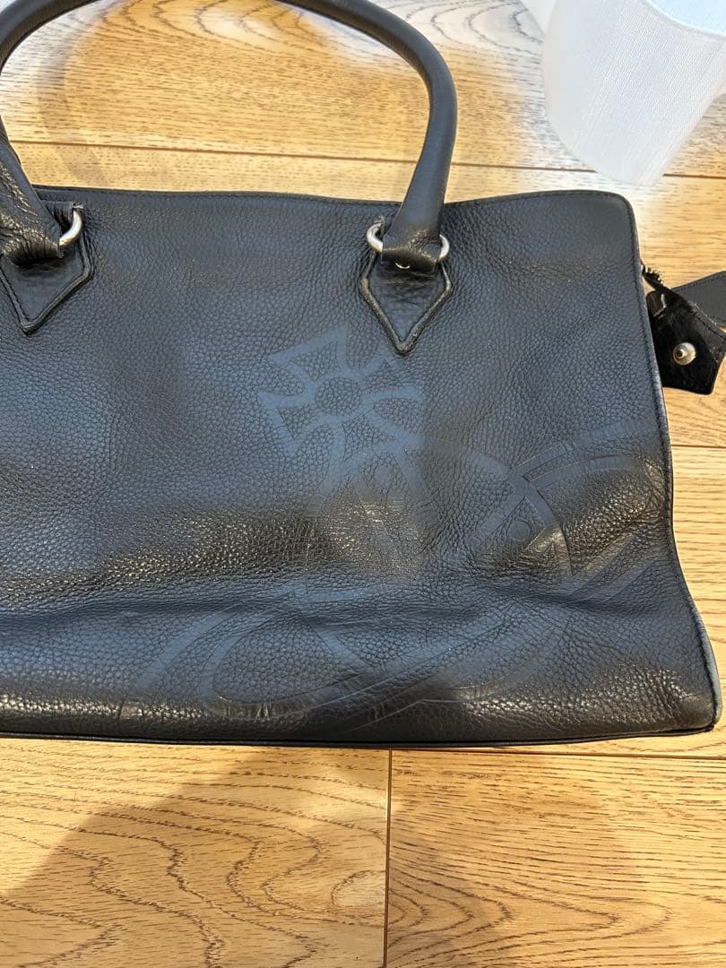 ヴィヴァンウエストウッド　型押しレザーバッグ