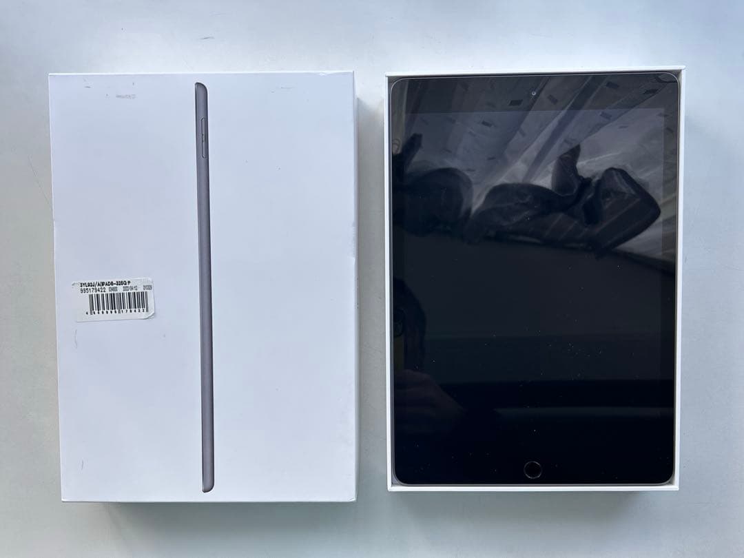 第8世代Apple iPad Wi-Fiモデル　32gbスペースグレー