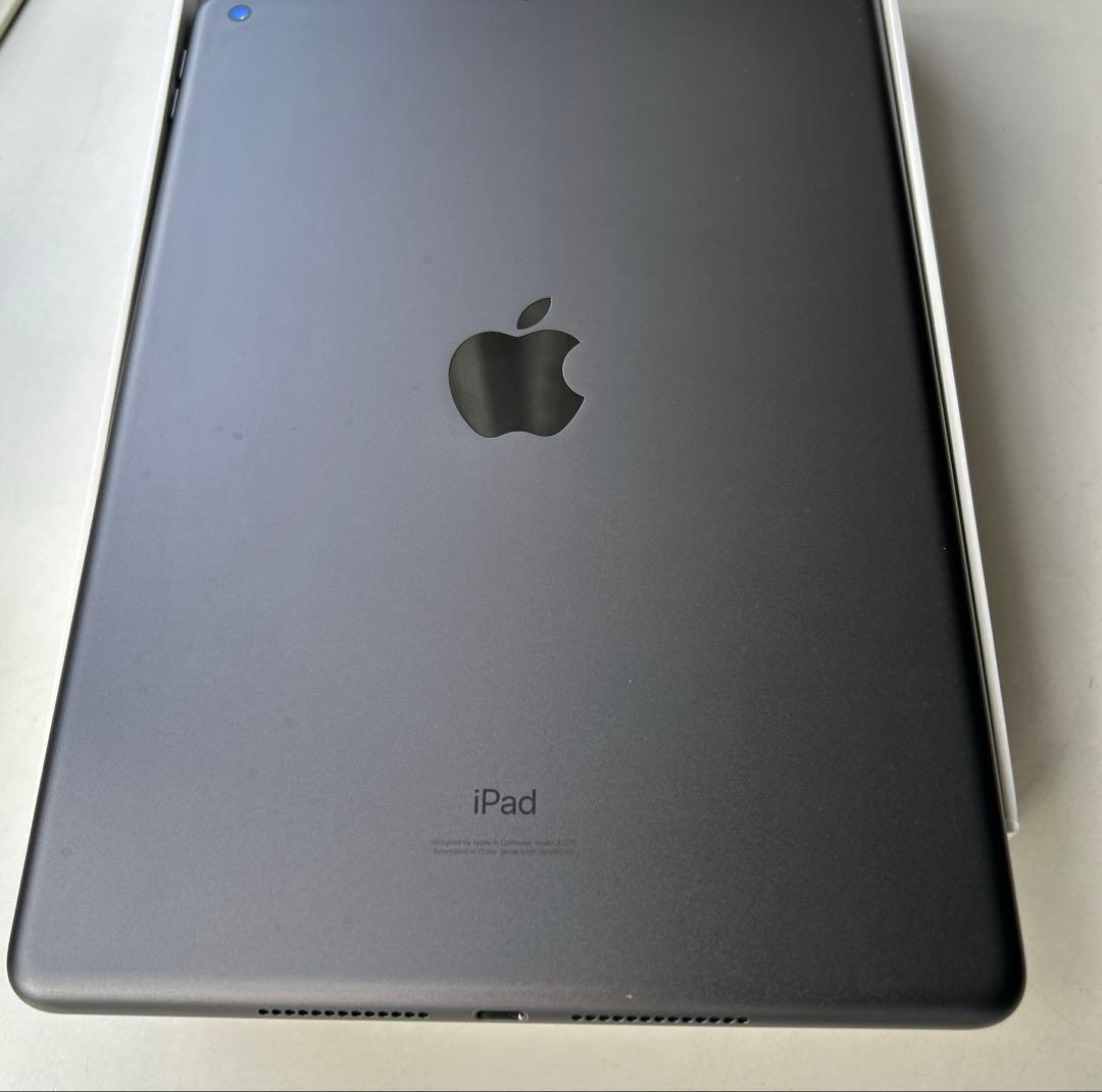 第8世代Apple iPad Wi-Fiモデル　32gbスペースグレー