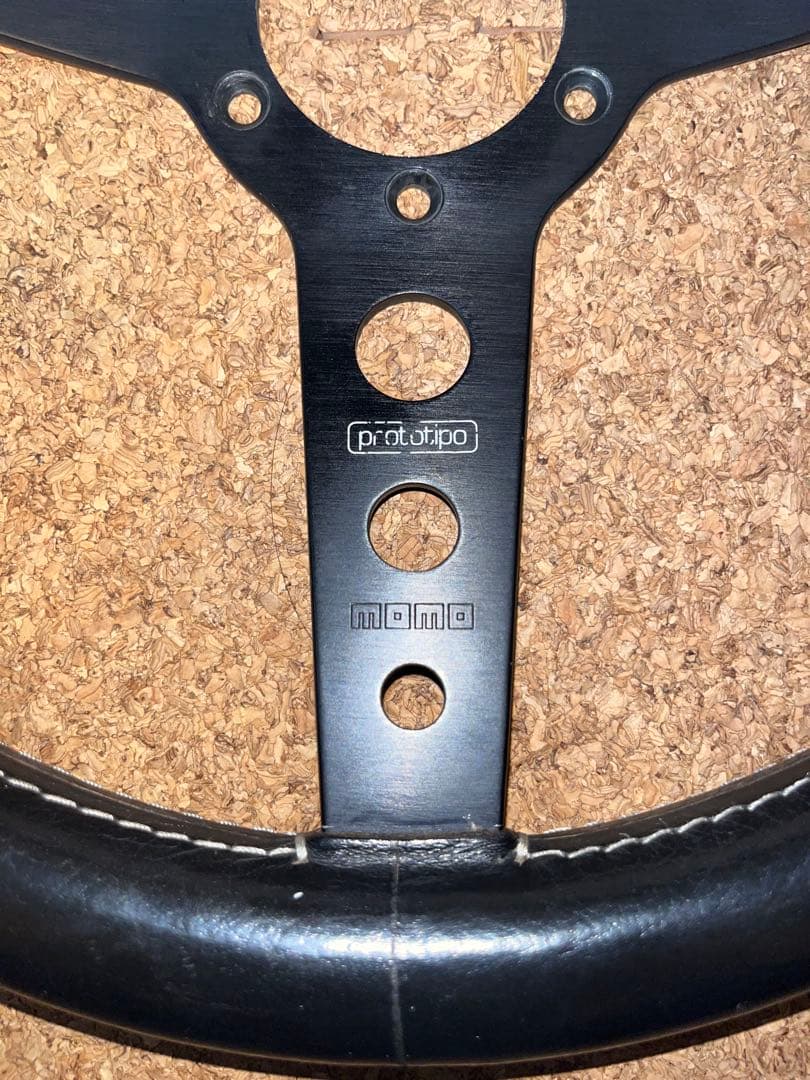 よ*し様 MOMO ステアリング prototipo 黒　レザー