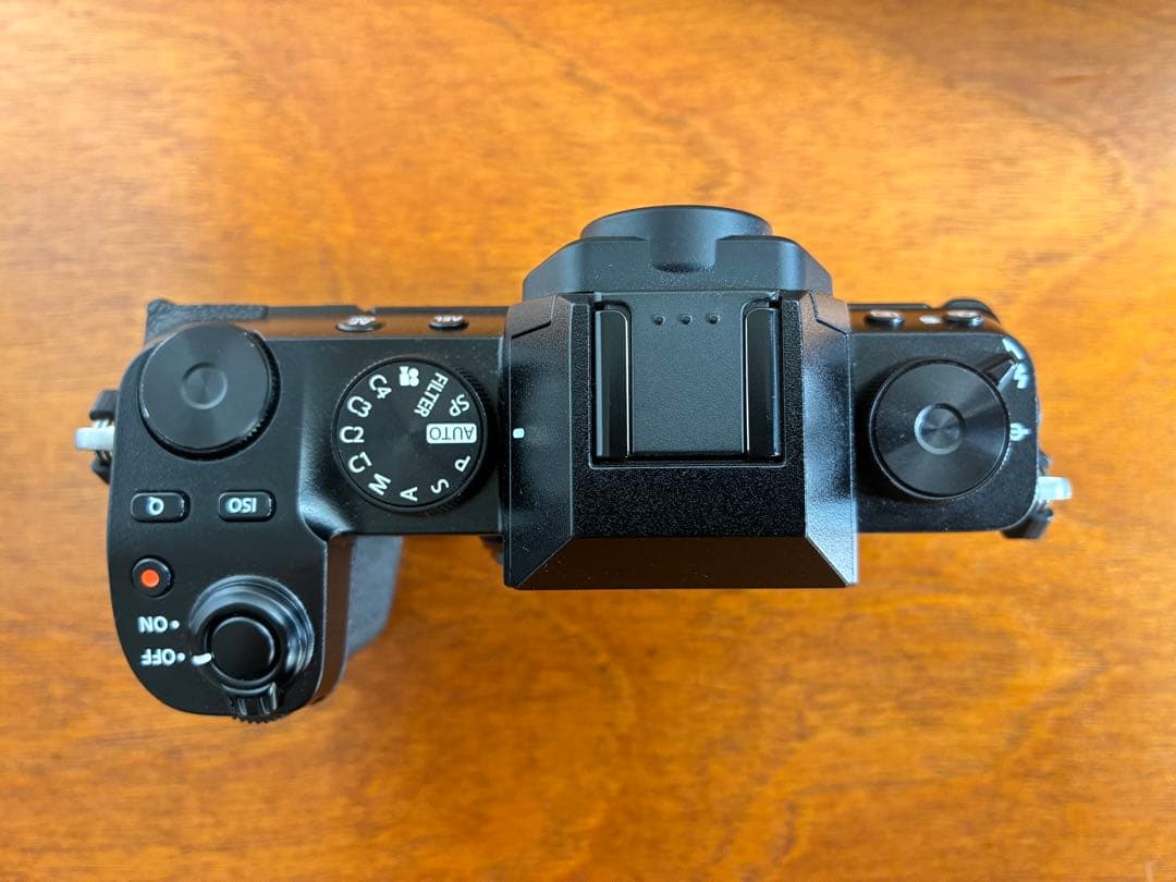 X-S10 (カメラ本体) , XC35mmF2 (レンズ)