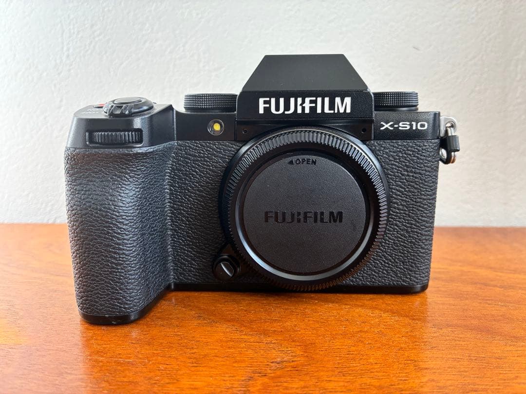 X-S10 (カメラ本体) , XC35mmF2 (レンズ)