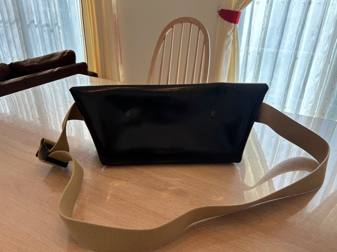 メッセンジャーバッグ　nui&co ダークグリーン