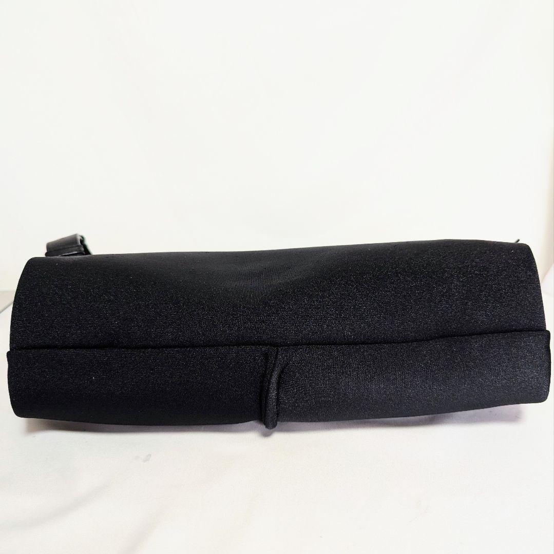 美品◎kawa-kawa hatome ボディバッグ 牛革 斜め掛け L 黒