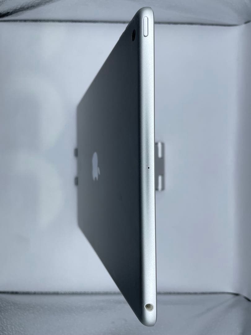 iPad 7世代 32GB 本体 バッテリー80%