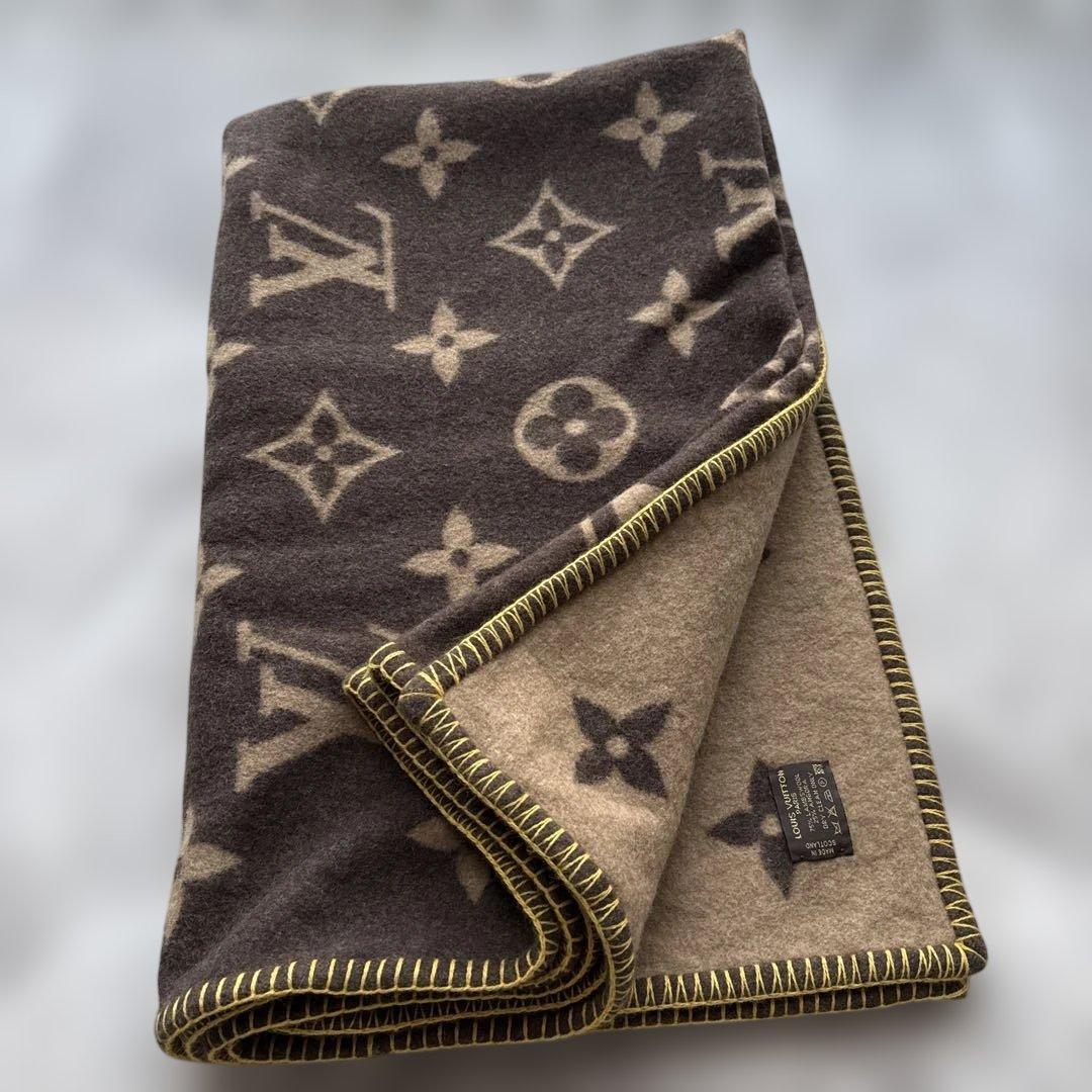 LOUIS VUITTON【ルイヴィトン】モノグラム リバーシブル✨ブランケット