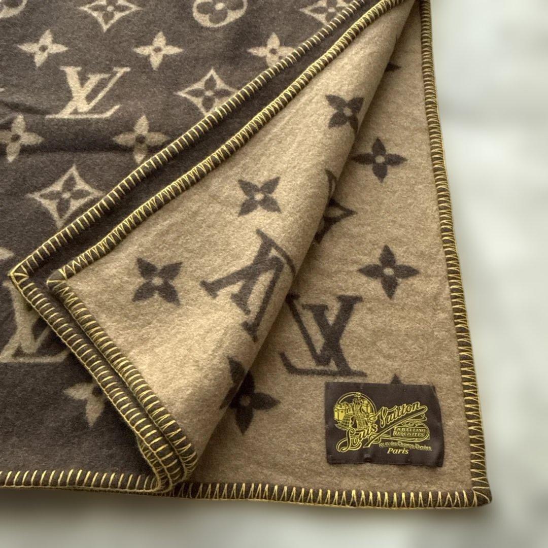 LOUIS VUITTON【ルイヴィトン】モノグラム リバーシブル✨ブランケット