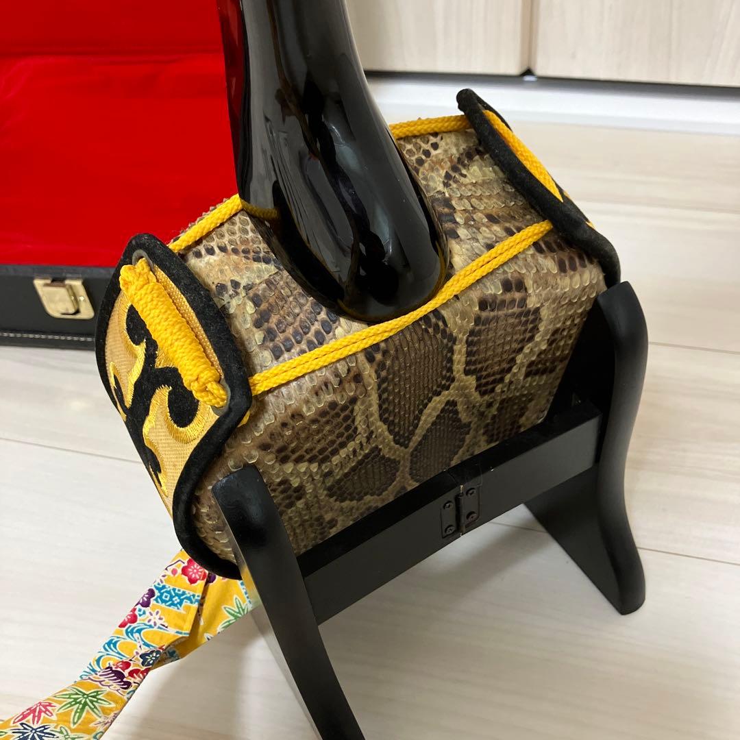 沖縄三線 蛇柄 三味線　和楽器 ハードケース　付属品セット