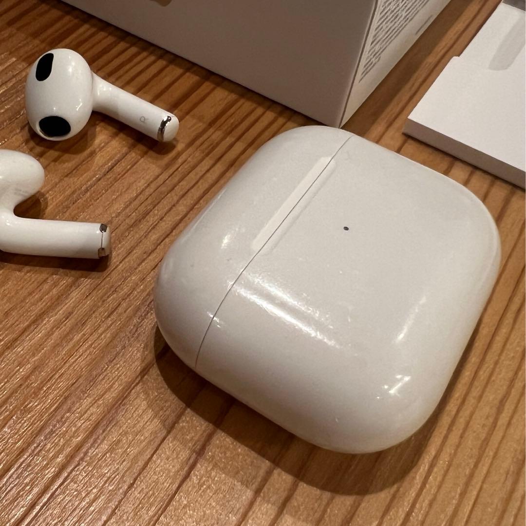 【AirPods 第３世代】中古品⭐︎箱あり・アクセサリ類未使用