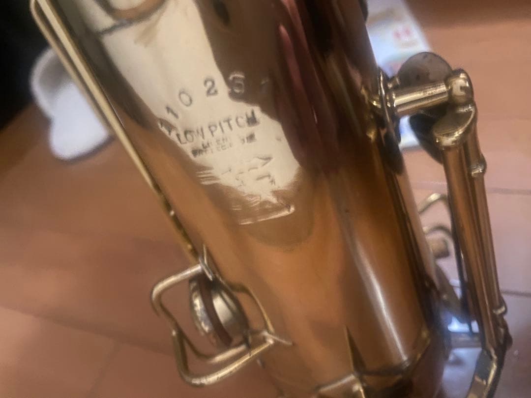 テナーサックス　値下げ中　ブッシャー　セルマー　ケース付