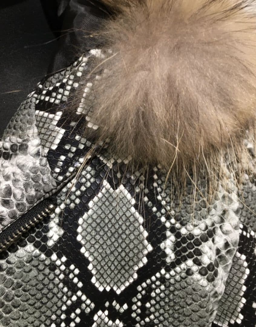 美品♡GARNIER ガルニエ パイソン柄 スネーク ダウンジャケット