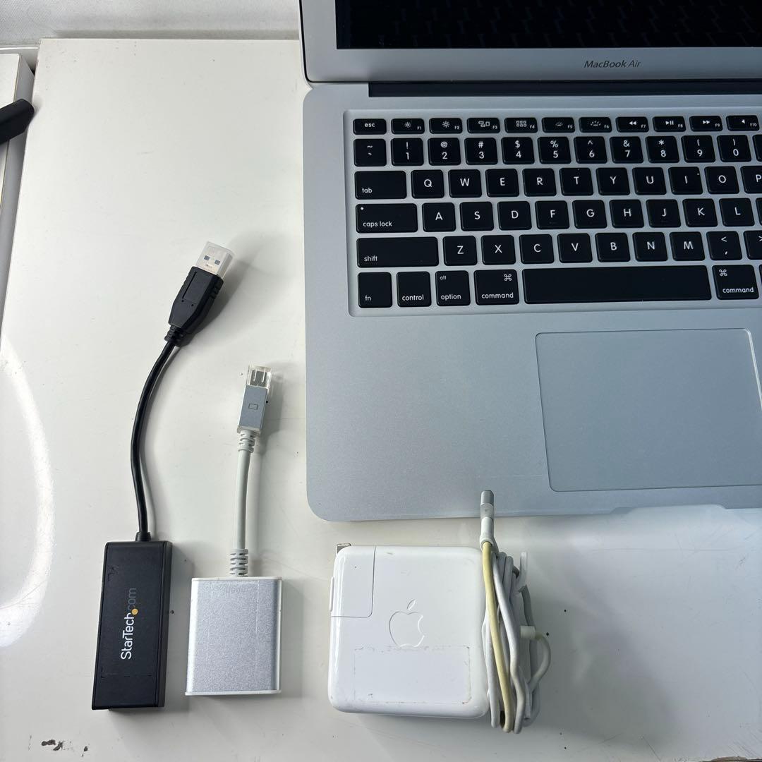 MacBook本体 MacBook Air i5-5350U 8GB SSD256GB A1466