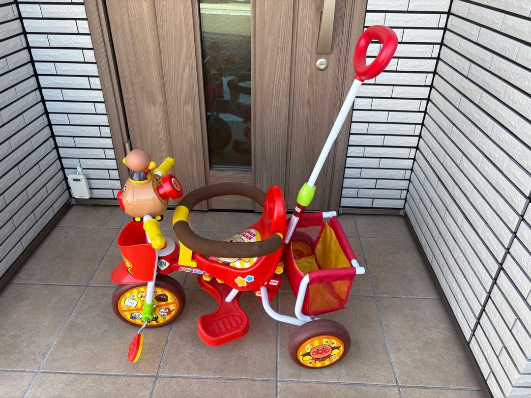【人気キャラ】アンパンマン 三輪車｜安全バー・押し棒付き