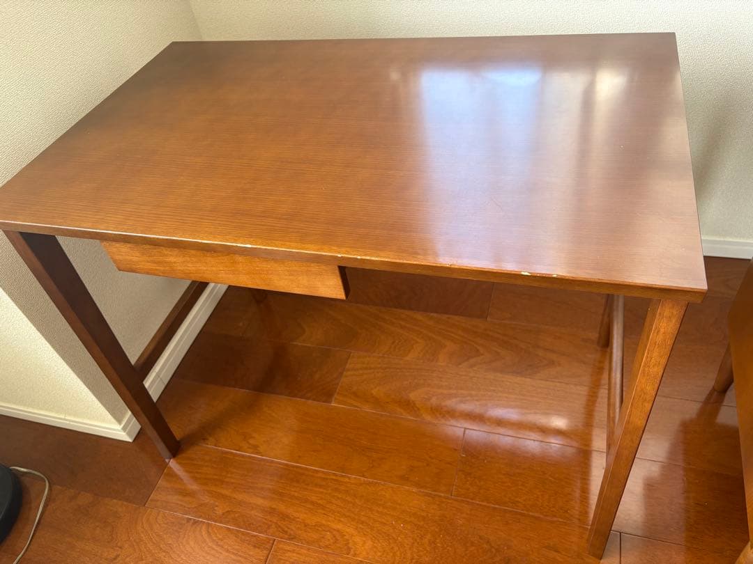 き*ど様 【格安出品中】カリモク60 デスク／送料込み