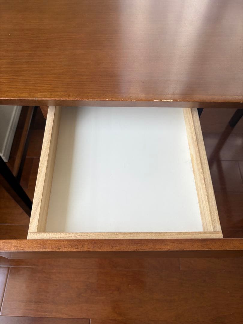 き*ど様 【格安出品中】カリモク60 デスク／送料込み