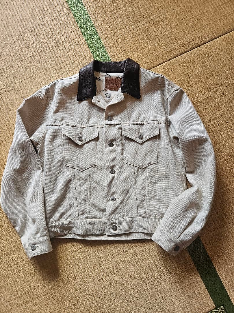 アイボリージャケット レザー襟付き