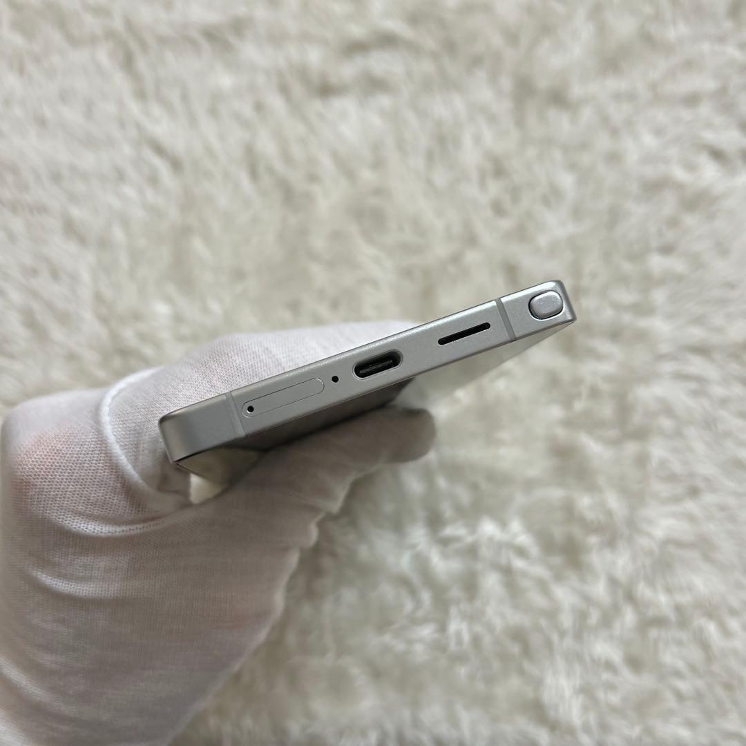 ★ Galaxy S25 ultra 256GB ホワイトシルバー美品j06