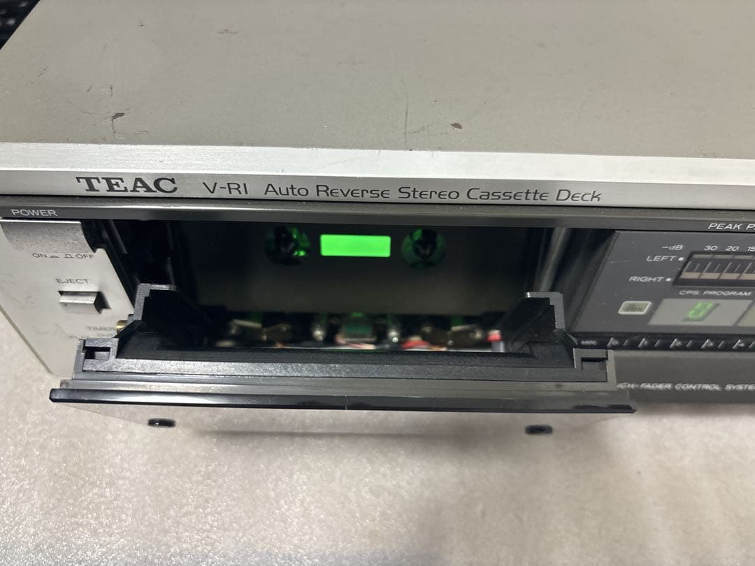 希少！カセットデッキ　TEAC V-R1