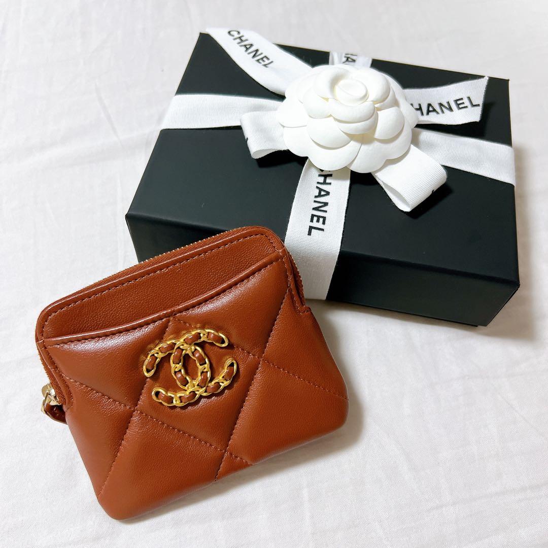 CHANEL ブラウン レザー ケース