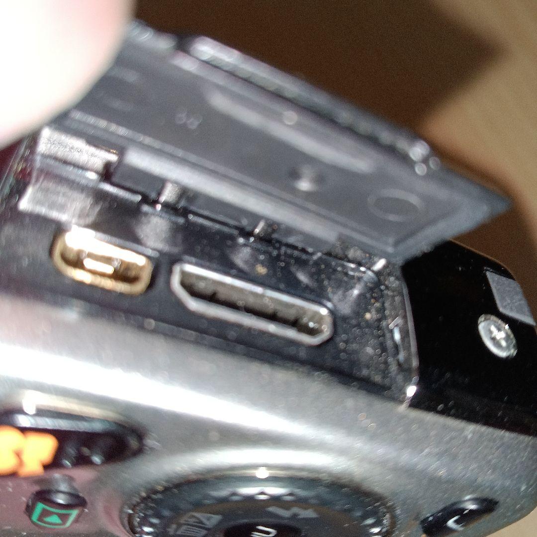 FUJIFILM F550EXR 15倍ズーム　充電器　SDカード付