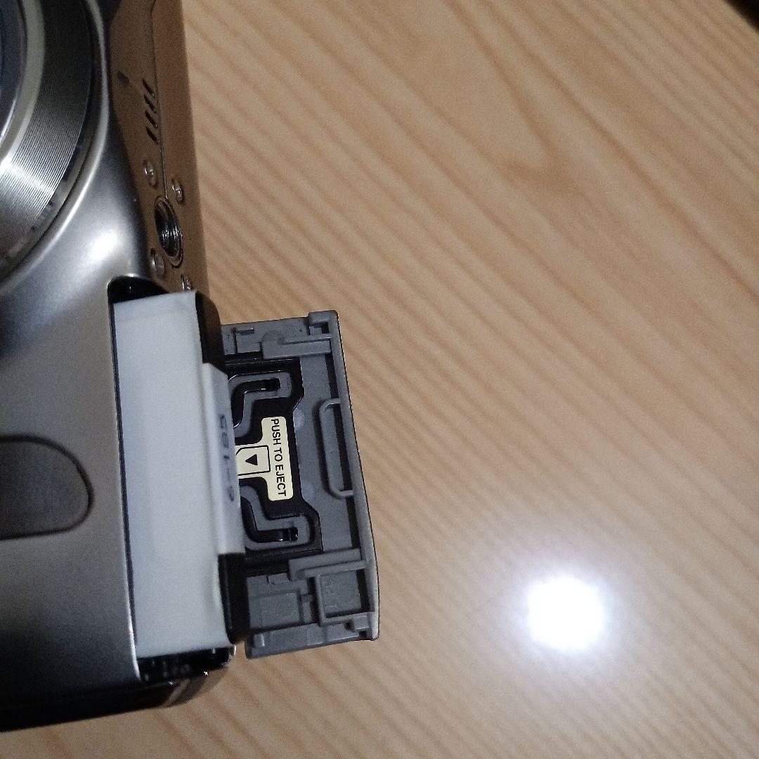 FUJIFILM F550EXR 15倍ズーム　充電器　SDカード付