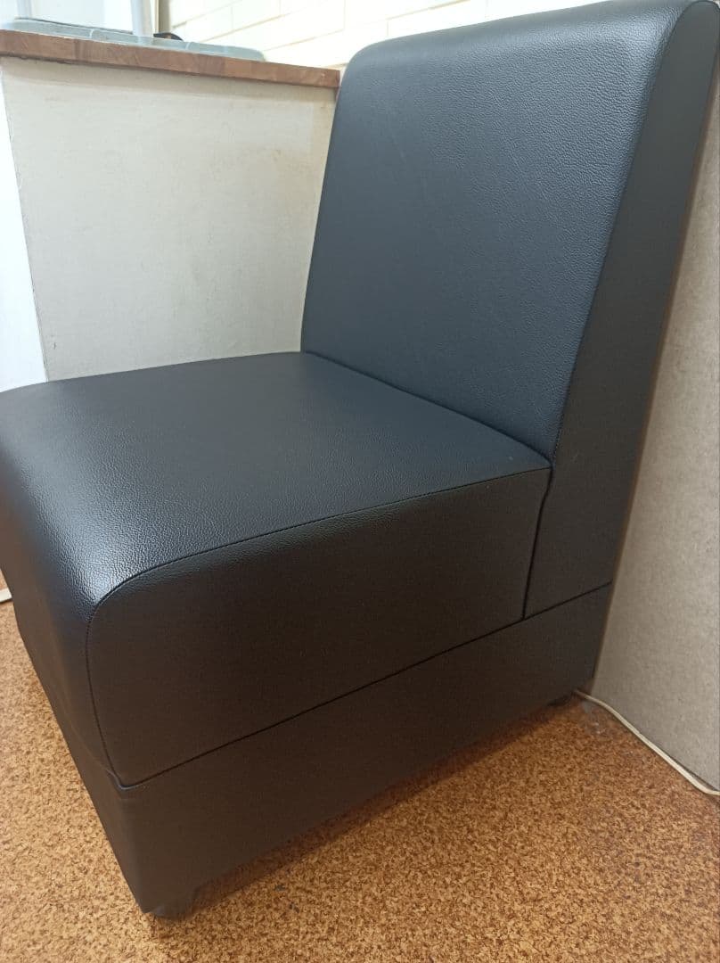 在庫残2脚　PROCEED業務用　1人掛けソファ レザー調　2脚セット（送料込）