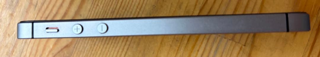 Apple iPhone SE 本体