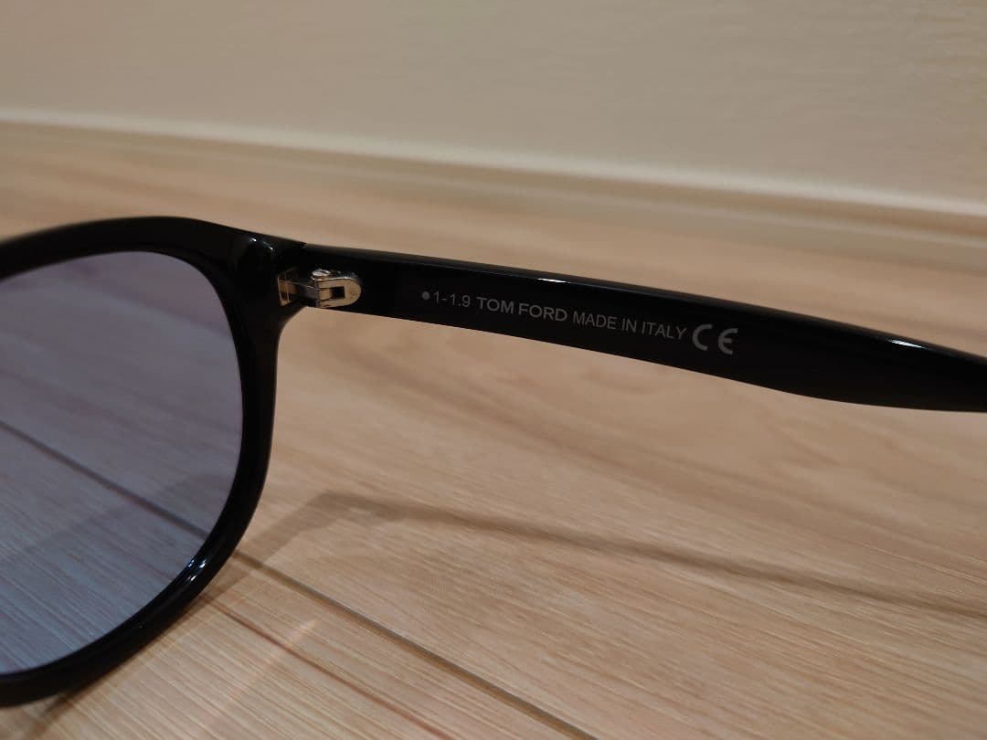 トムフォード　TF0521 ブラック01V 超人気商品