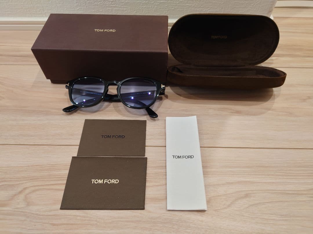 トムフォード　TF0521 ブラック01V 超人気商品