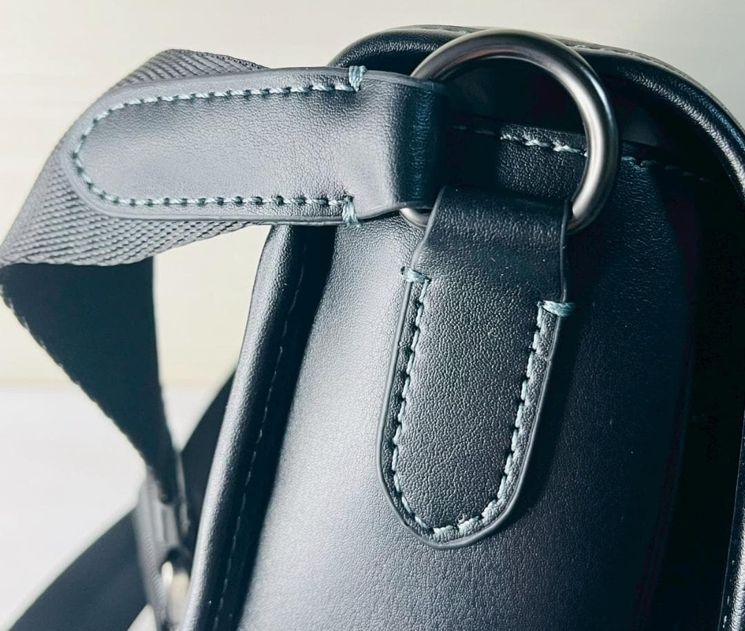 【新品 未使用】COACH コーチ ショルダーバッグ ブラック CU042