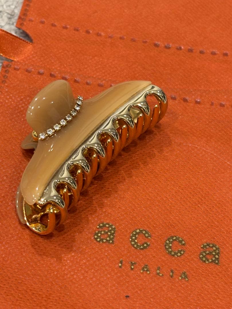 acca アッカ 超美品 ベージュ ヘアクリップ ストーン付き