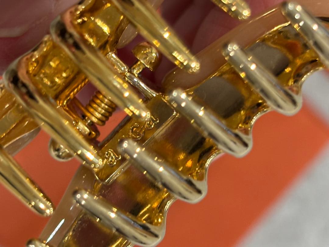 acca アッカ 超美品 ベージュ ヘアクリップ ストーン付き