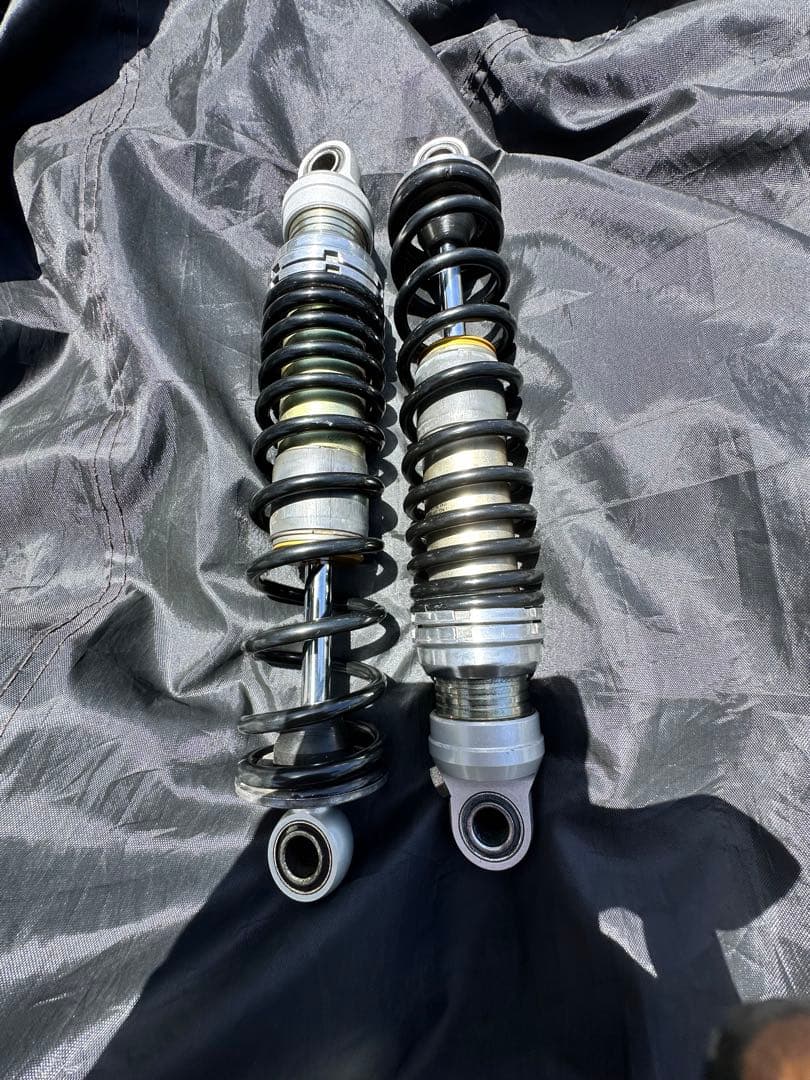 オーリンズ　ショックアブソーバー ブラックスプリング