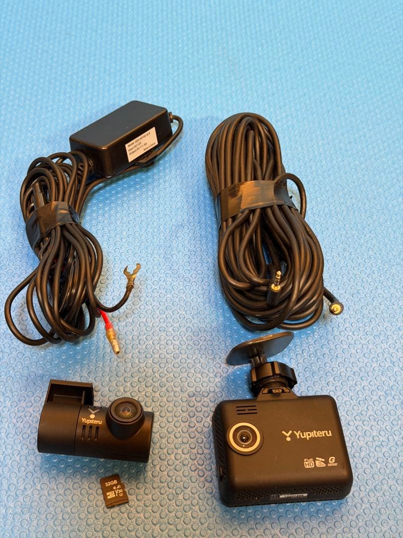 ドライブレコーダー前後タイプ　Yupiteru製　SN-TW84d-