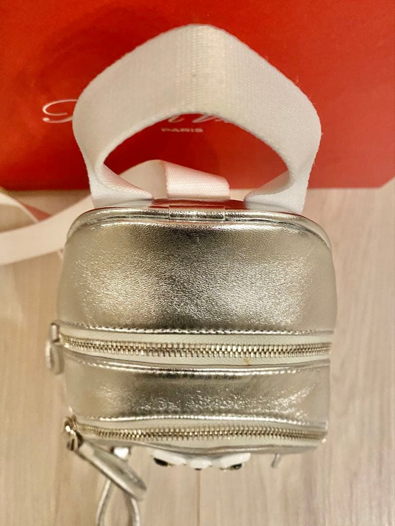 Roger vivier ボディバッグ　シルバー