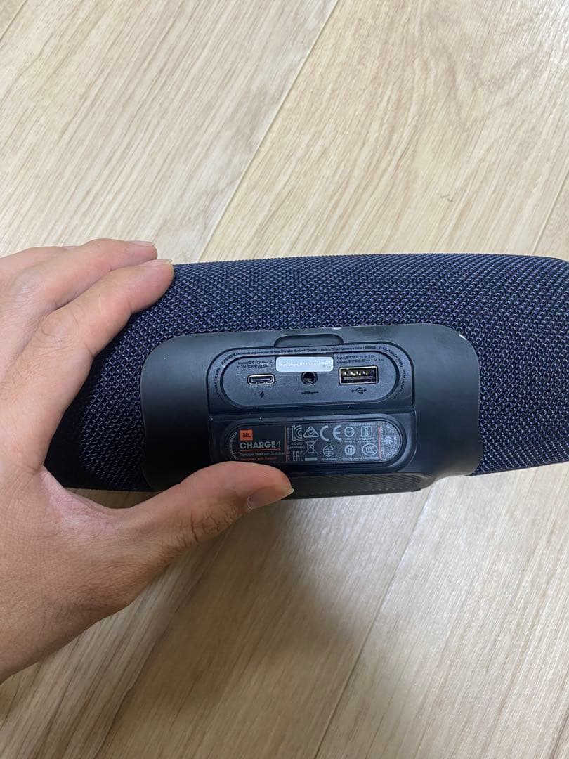 t*1様 【美品】JBL Charge 4 ワイヤレススピーカー ブラック