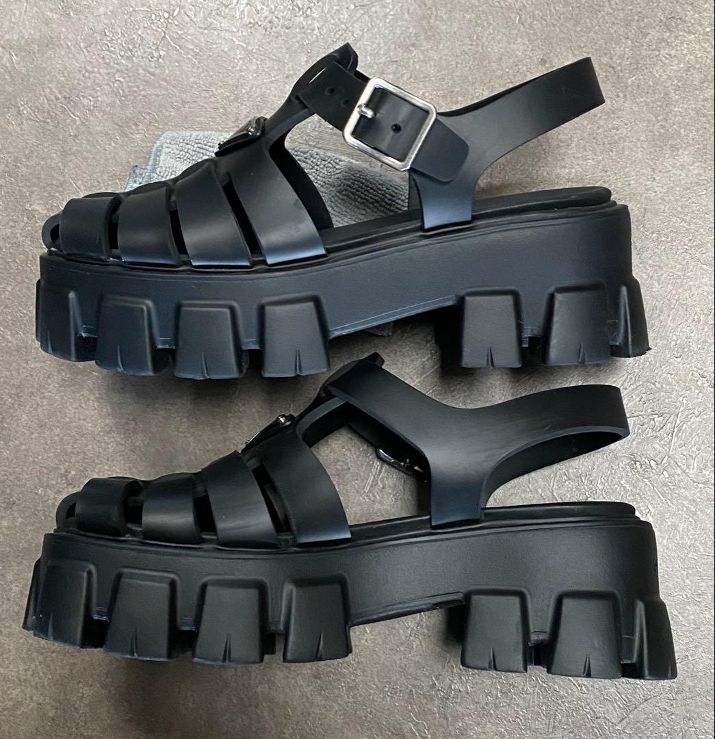 PRADA ブラック スポーツサンダル
