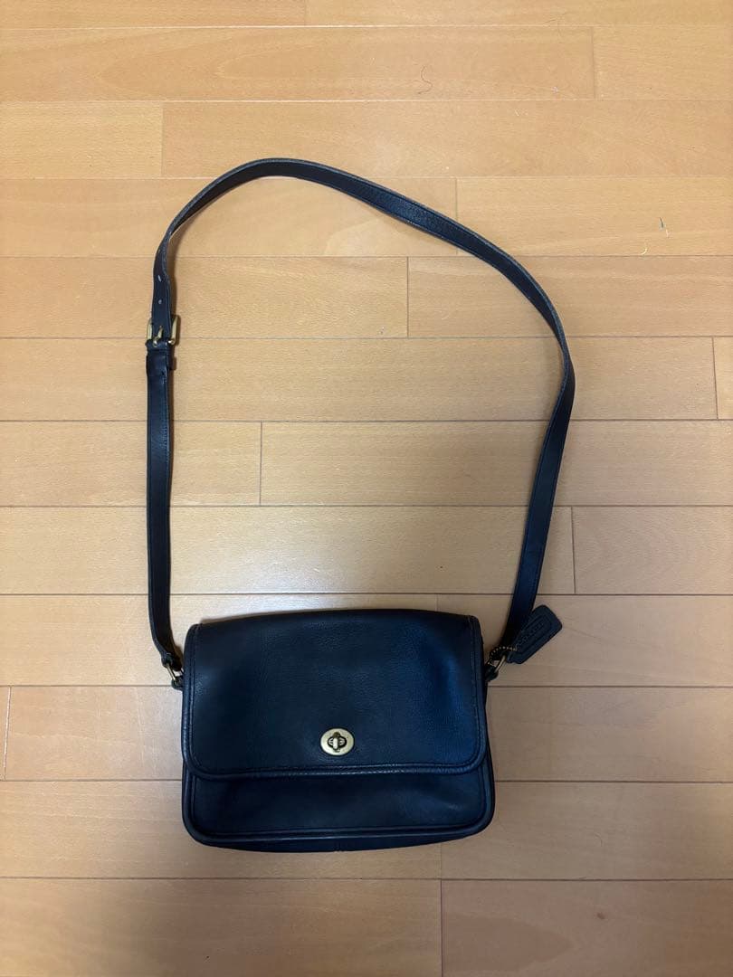 バッグ OLD COACH turn lock leather shoulder bag
