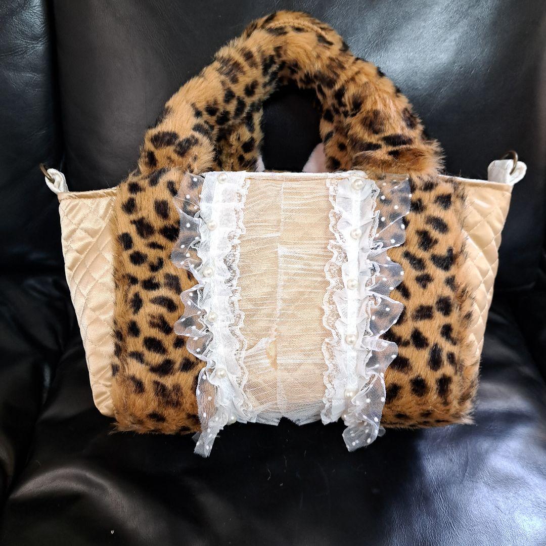 さ*ー様 コヤンイサムチョン♥️クムのヒョウ柄フェイクファーの可愛いバッグ