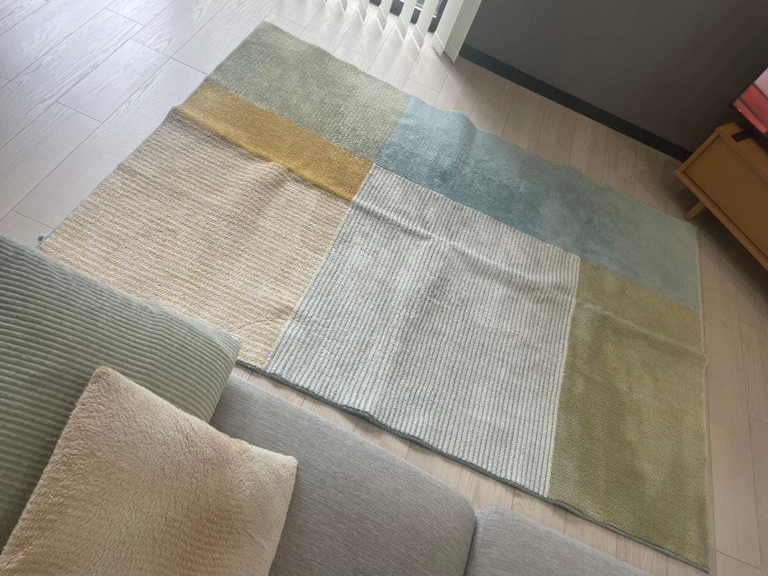 unico ラグ 約140cm x 200cm