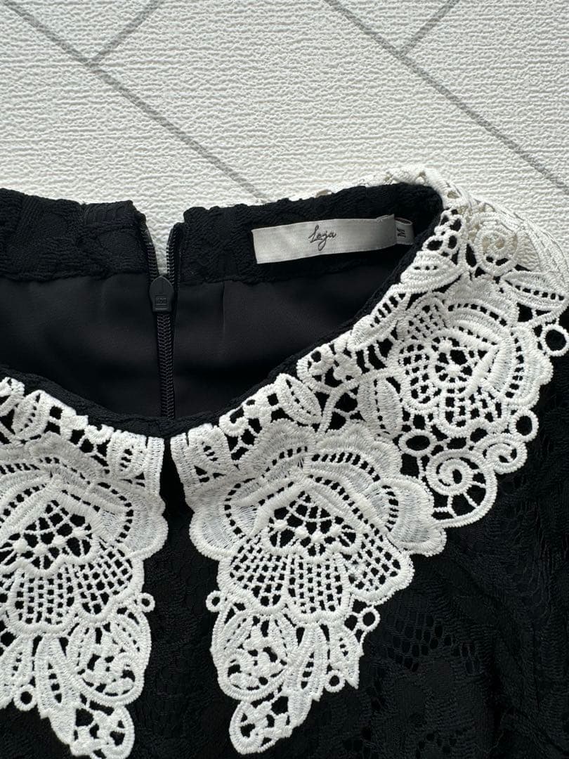 Lejaレースビッグカラー花柄刺繍ウエストマークロングフレアドレスワンピース　黒