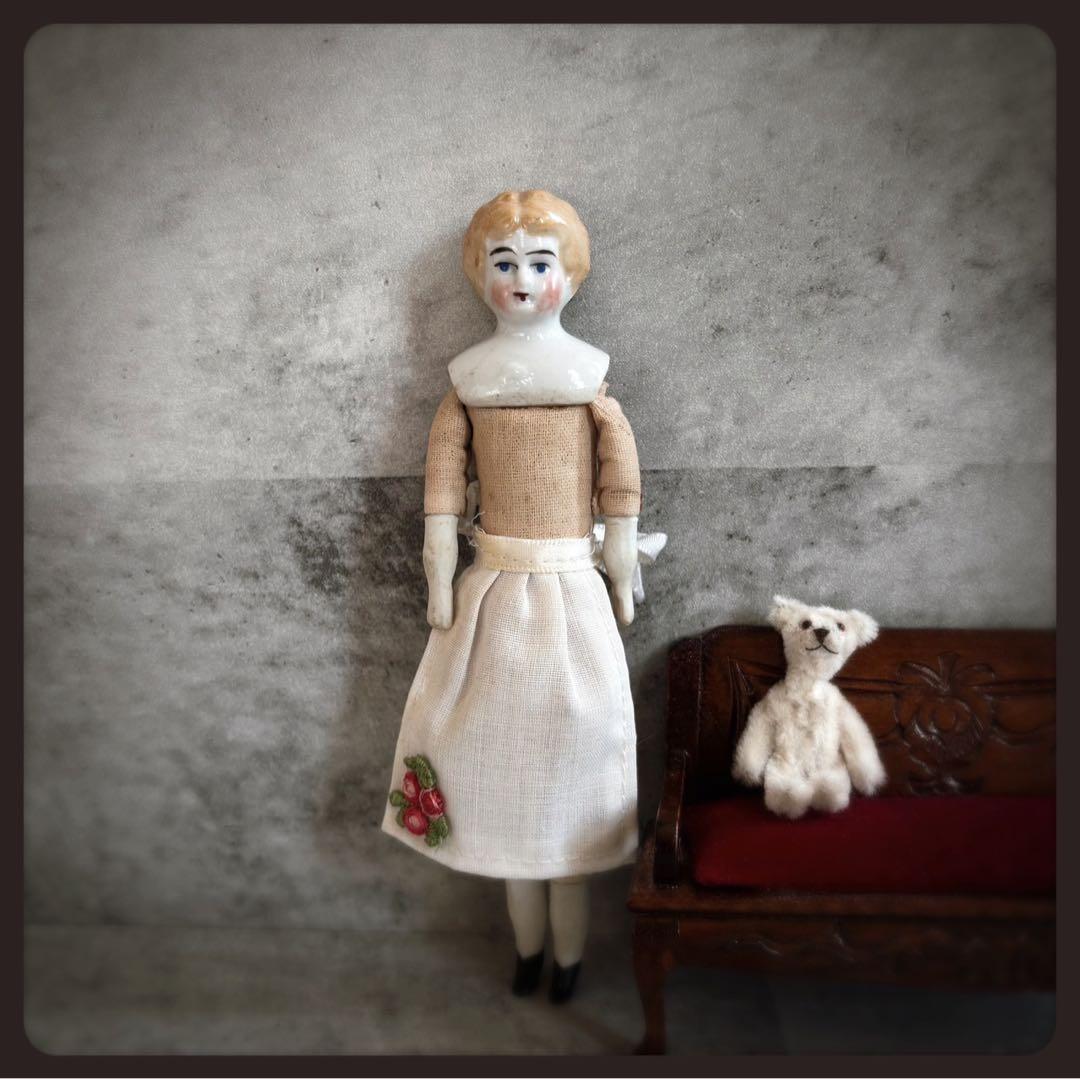 アンティーク　小さなブロンドチャイナヘッドドール ビスクドール