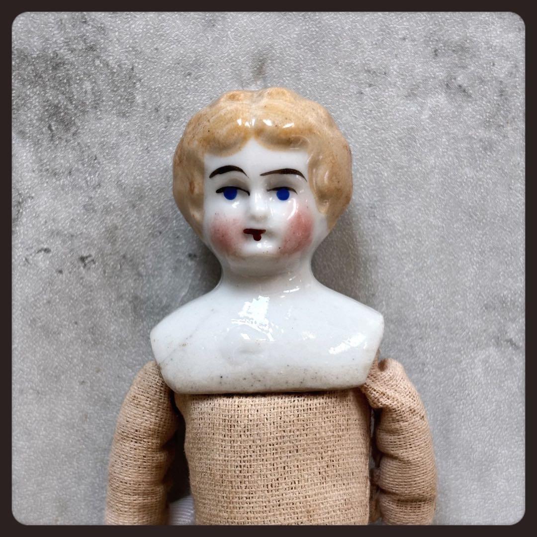 アンティーク　小さなブロンドチャイナヘッドドール ビスクドール