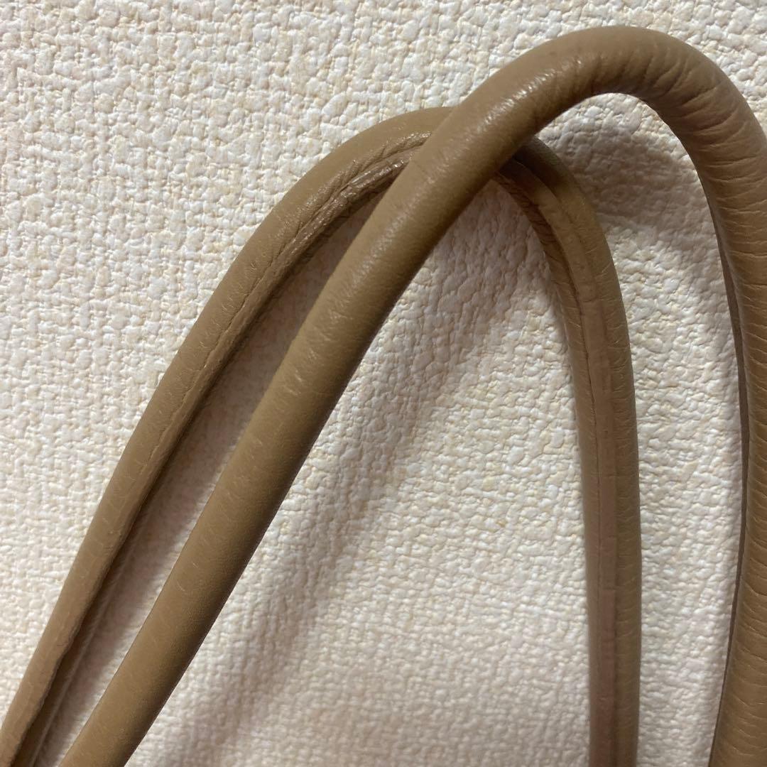 ヘレンカミンスキー【即日発送】スカーフを付けることで上品なバッグに♡